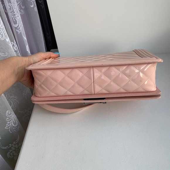 SOLD.Chanel New Medium Patent Leather Le Boy - Picture 4 of 8